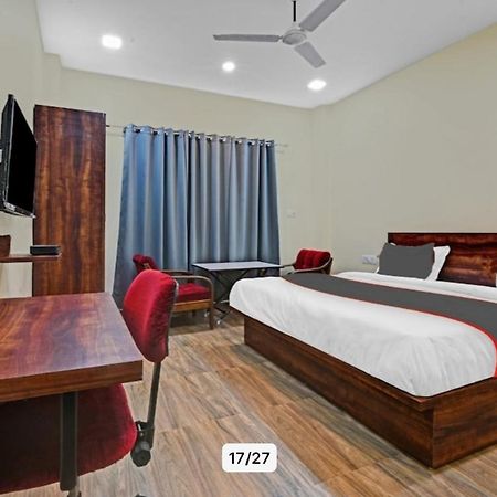 Hotel Manorama Inn ラクナウ エクステリア 写真