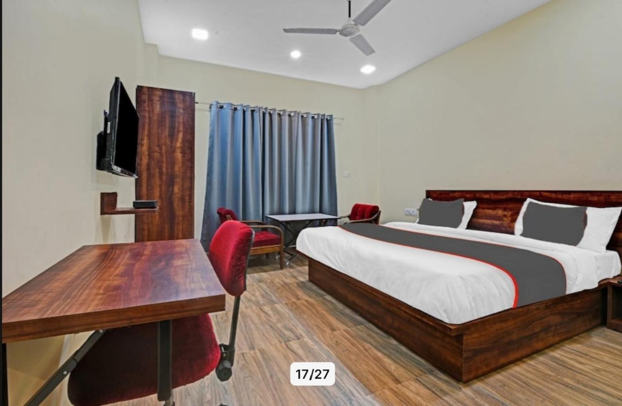 Hotel Manorama Inn ラクナウ エクステリア 写真